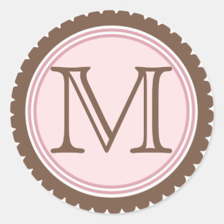 Sticker Rond Chocolat coupé de biscuit Monogramme rose Stick in