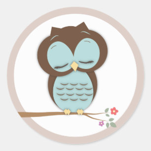 Sticker Rond Chouette de petit garçon doué et endormi dans un