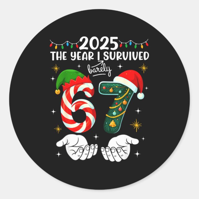 Sticker Rond Christmas 2025 The Year I Barely Survived Six Seve (Devant)