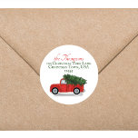 Sticker Rond Christmas Vintage Red Truck Adresse de retour<br><div class="desc">Un joli camion rouge rustique qui revient des bois ou du lot des arbres de Noël avec l'arbre de Noël de cette année. Camion simple, finition antique classique, pneus noirs, et un arbre de Noël à feuillage persistant vert vif dans le dos. Un grand modèle avec l'adresse de retour et...</div>