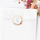 Sticker Rond Chute dorée Terracotta Floral<br><div class="desc">Les tons chauds d'automne de terre cuite, de hammam, d'orange et de bronzage avec des reflets d'or chatoyants ajouteront une lueur romantique à votre journée spéciale! Cette collection, élégante et romantique, présente des roses d'aquarelle, des chrysanthèmes, des eucalyptus et des fleurs sauvages dans les couleurs les plus brillantes de la...</div>