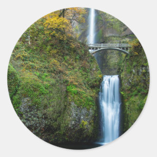 Sticker Rond Chutes de Multnomah en automne dans la gorge de Co