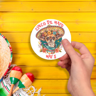 Sticker Rond Cinco de Mayo Chihuahua portant Sombrero & Serape