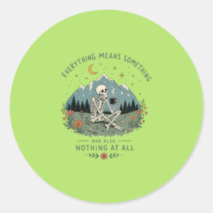 Sticker Rond Citation de montagne de café de squelette existent