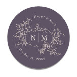 Sticker Rond Citrouille Vines Monogramme Mariage<br><div class="desc">Elégant dessin de ligne citrouille avec vignes,  botaniques et un monogramme mariage.</div>