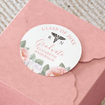 Sticker Rond Classe de soins infirmiers Diplômé rose florale Aq<br><div class="desc">Design floral rose aquarelle,  parfait pour le lycée ou l'université.</div>