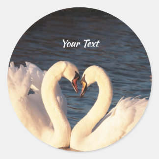 Sticker rond classique aux cygnes blancs