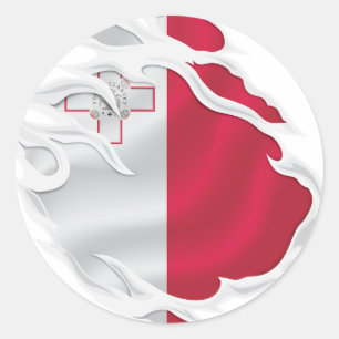 Sticker rond classique du drapeau déchiré de Malte