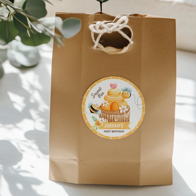Sticker rond classique pour l'anniversaire de l'ab (The cutest little detail that makes a bee impact)