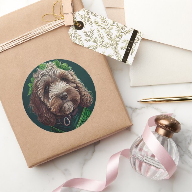 Sticker Rond Cockapoo Dog en robe de fête St. Patrick (Cadeaux)