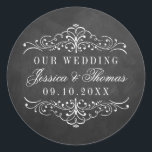 Sticker Rond Collection de Mariages Ornate Chalkboard<br><div class="desc">Célébrez en style avec ces élégants autocollants de mariage style tableau noir. Le design est orné d'un design tourbillon et d'un libellé de police de script facile à personnaliser. Ces autocollants sont parfaits pour tout couple qui planifie une célébration de mariage vintage, mais peuvent facilement être customisés pour tout événement...</div>