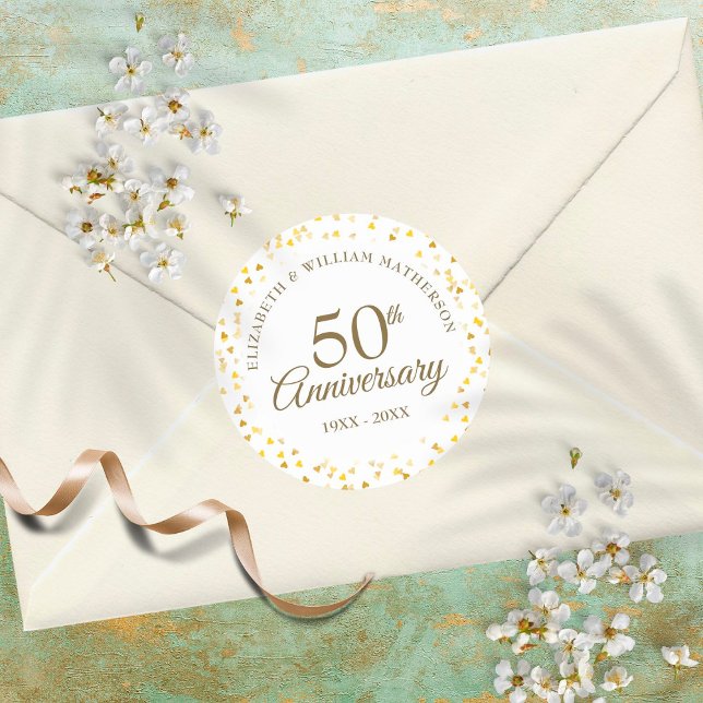 Sticker Rond Confettis cœurs dorés élégants pour le 50e anniver (Créateur téléchargé)