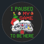 Sticker Rond Contrôleur de jeu vidéo Santa Hat Christmas Gaming<br><div class="desc">Ce tee-shirt élégant est parfait pour tous les passionnés de jeux, que vous soyez dans la console ou le jeu PC. que vous jouiez à la maison ou avec des amis. Ce tee-shirt Gamer est aussi un cadeau idéal pour tout joueur de votre vie. Debout avec ce super tee Gamer....</div>