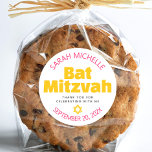 Sticker Rond Cool de typographie rose chaud bat mitzvah jaune g<br><div class="desc">Soyez fier, réjouissez-vous et présentez cette étape importante de votre Bat mitzvah préféré ! Utilisez ce sticker pop audacieux, personnalisé pour ajouter à sa journée spéciale. Fun, super, audacieux rose chaud, jaune et gris foncé typographie sans serif moderne et Star of David superposent un arrière - plan blanc propre. Personnalisez...</div>