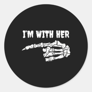 Sticker Rond Costume pour les couples Je suis avec son squelett