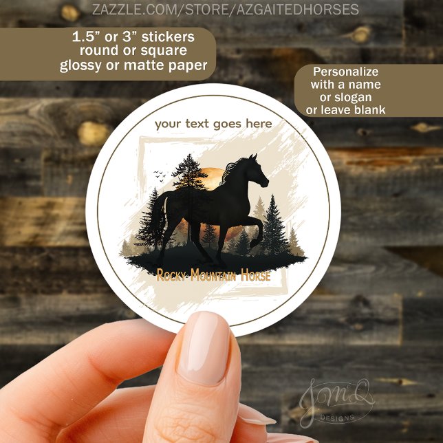 Sticker Rond Coucher de soleil Cheval Rocheux sur mesure Silhou (Round sticker featuring a Rocky Mountain Horse silhouette at sunset with editable text area)