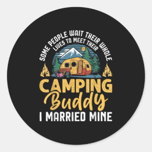 Sticker Rond Couple de campeurs amusants amateurs de camping pa