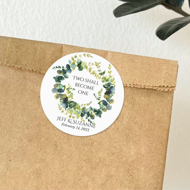 Sticker Rond Couronne florale d'eucalyptus Deux deviendront un  (Eucalyptus Floral Wreath Two Become One Wedding Classic Round Sticker)
