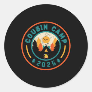 Sticker Rond Cousin Camp 2025 Équipe de camping Feu de camp Vac