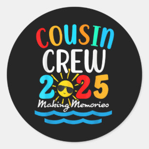 Sticker Rond Cousin Crew 2025 Summer Vacation Beach Voyage en f
