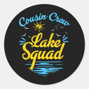 Sticker Rond Cousin Crew Lake Squad Amusant Family Vacances Lak