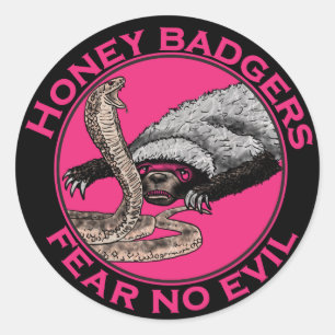 Sticker Rond Crainte pas mal Pink Honey Badger Badass Animal Ar