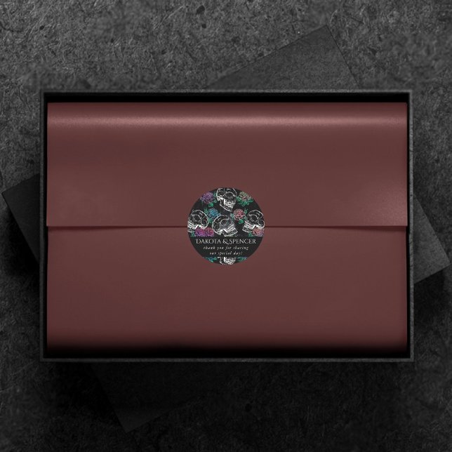 Sticker Rond Crânes et Roses sombres | Funky Glam Ombre Merci (Créateur téléchargé)
