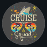 Sticker Rond Croisière 2024 Croisière Vacances<br><div class="desc">Croisière Squad 2024 Croisière Anniversaire Vacances Funny Crew Graphic design Cadeau Classic Round Sticker Classic Collection.</div>