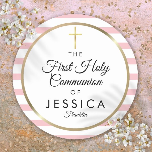 Sticker Rond Croix dorée avec rayure rose Première Sainte Commu (Gold Cross Pink Stripe First Holy Communion Classic Round Sticker)