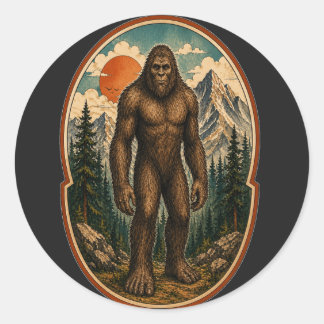 Sticker Rond Cryptid Aquarelle Gardien de la Montagne Bigfoot V