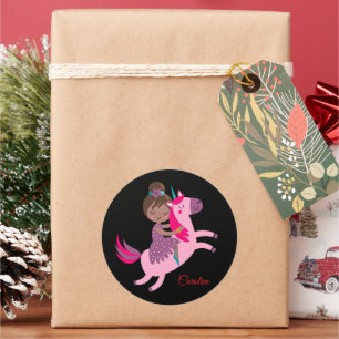 Sticker Rond Cute Brunette Haired Girl équitation sur une licor