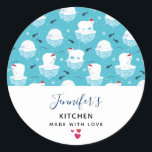 Sticker Rond Cute Polar ours dans Santa Hats Christmas Kitchen<br><div class="desc">stickers cuisine - dit "fait avec amour" avec 3 petits coeurs rouges. Conçu avec un motif de Noël mignon avec des ours polaires debout sur de la glace flottante portant des chapeaux en santa rouge. Des petits igloos, des flocons de neige et des poissons entourent ces adorables ours polaires qui...</div>