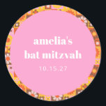 Sticker Rond Cute Retro Floral Rose Orange Bat mitzvah Personna<br><div class="desc">Ajoutez une pop de plaisir personnalisée à votre célébration avec ces stickers personnalisés vibrants! Dotés d'un centre rose ludique entouré d'une bordure fleurie et géométrique rétro aux tons chauds orange, jaune et marron, ces autocollants sont parfaits pour un Bat mitzvah ou tout événement spécial. En mettant en valeur le nom...</div>
