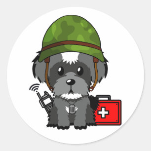 Sticker Rond Cute Schnauzer Chien portant un casque de l'armée