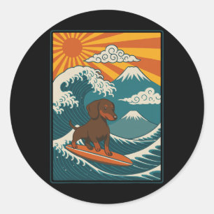 Sticker Rond Dachshund surfant sur une vague japonaise Chien de