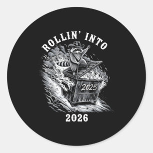 Sticker Rond Débarquer en 2026 Raton laveur drôle feu de benne