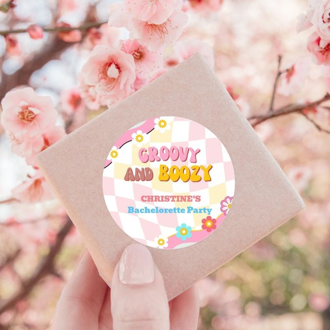 Sticker Rond Décoration de fête de bachelorette Groovy et Boozy (Créateur téléchargé)
