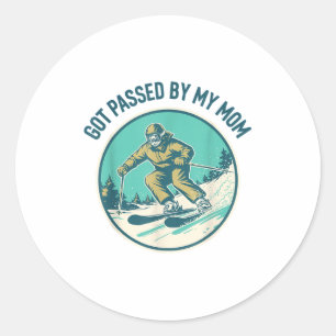 Sticker Rond Dépassé par ma mère journée de ski sur piste en pe