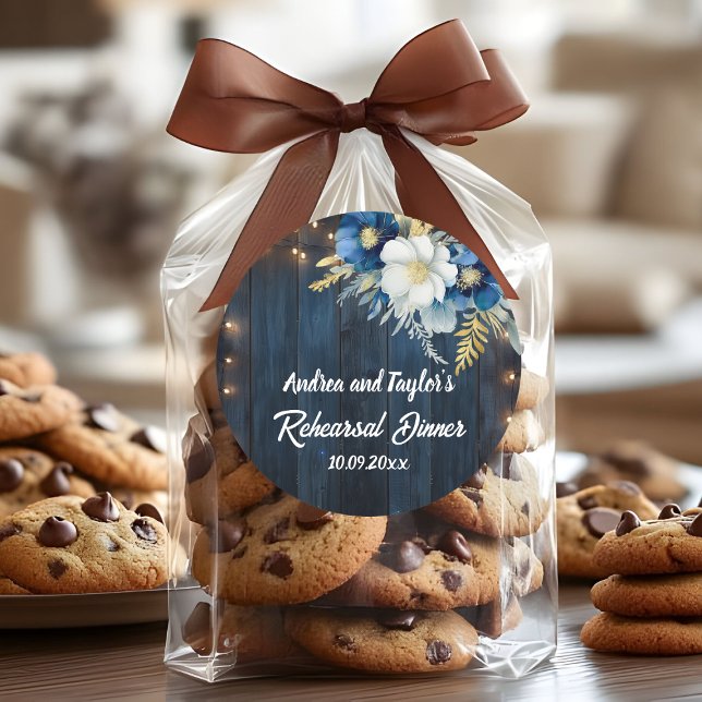 Sticker Rond Dîner de répétition floral blanc bois bleu rustiqu (Créateur téléchargé)