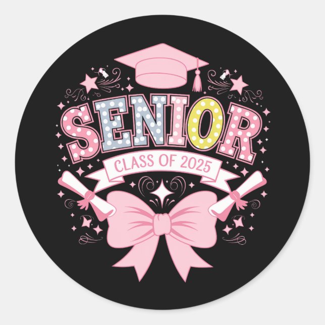 Sticker Rond Diplômé de la promotion 2025 Rose Coquette Bow (Devant)