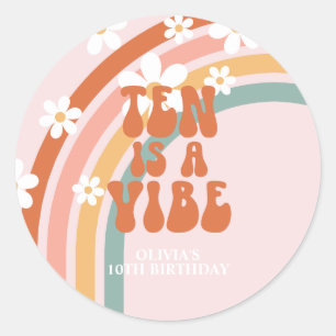 Sticker Rond Dix ans est une fête d'anniversaire rétro arc-en-c