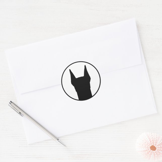 Sticker Rond Doberman noir sur blanc (Enveloppe)