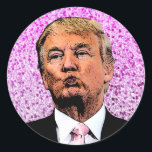 STICKER ROND DONALD TRUMP CHRISTMAS SCELLÉ AVEC UN BÂTIMENT KIS<br><div class="desc">DONALD TRUMP A SÉCHÉ AVEC DES BÂTIMENTS KISS</div>