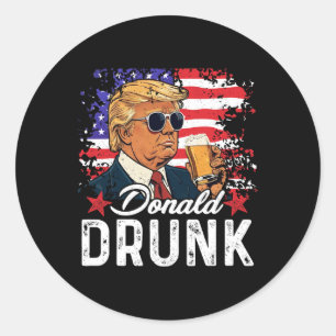 Sticker Rond Donald Trump ivre boit de la bière le 4 juillet am