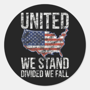 Sticker Rond Drapeau Usa 4 juillet Unis Nous Restons Divisés No
