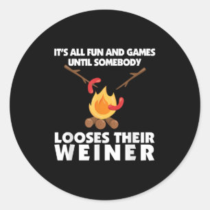 Sticker Rond Drôle Camping Perdez Votre Weiner Feu De Camp