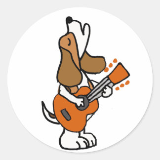 Sticker Rond Drôle chien Beagle chanter et jouer de la guitare
