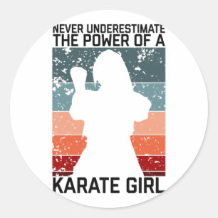 Sticker Rond drôle de fille karaté vintage citent des paroles.