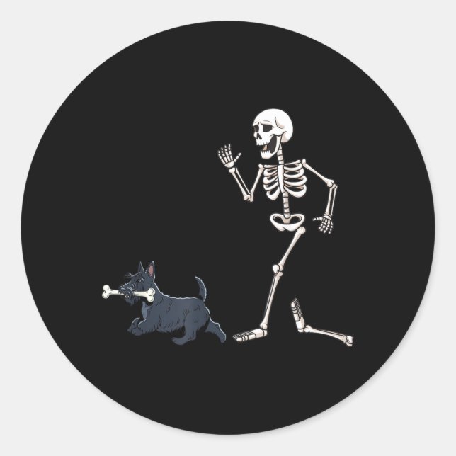 Sticker Rond Drôle Halloween Scottish Terrier et squelette (Devant)