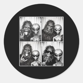 Sticker Rond Drôle Photo Sasquatch Ufo Bigfoot Et Un